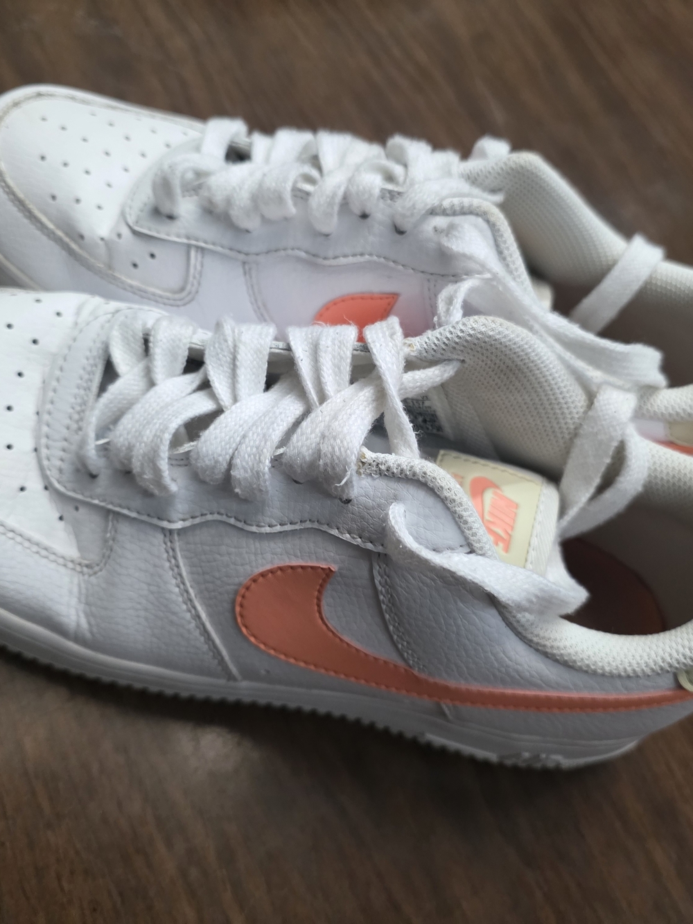 Nike Women's White Sneakers with Coral Swoosh - Picture 2 of 6